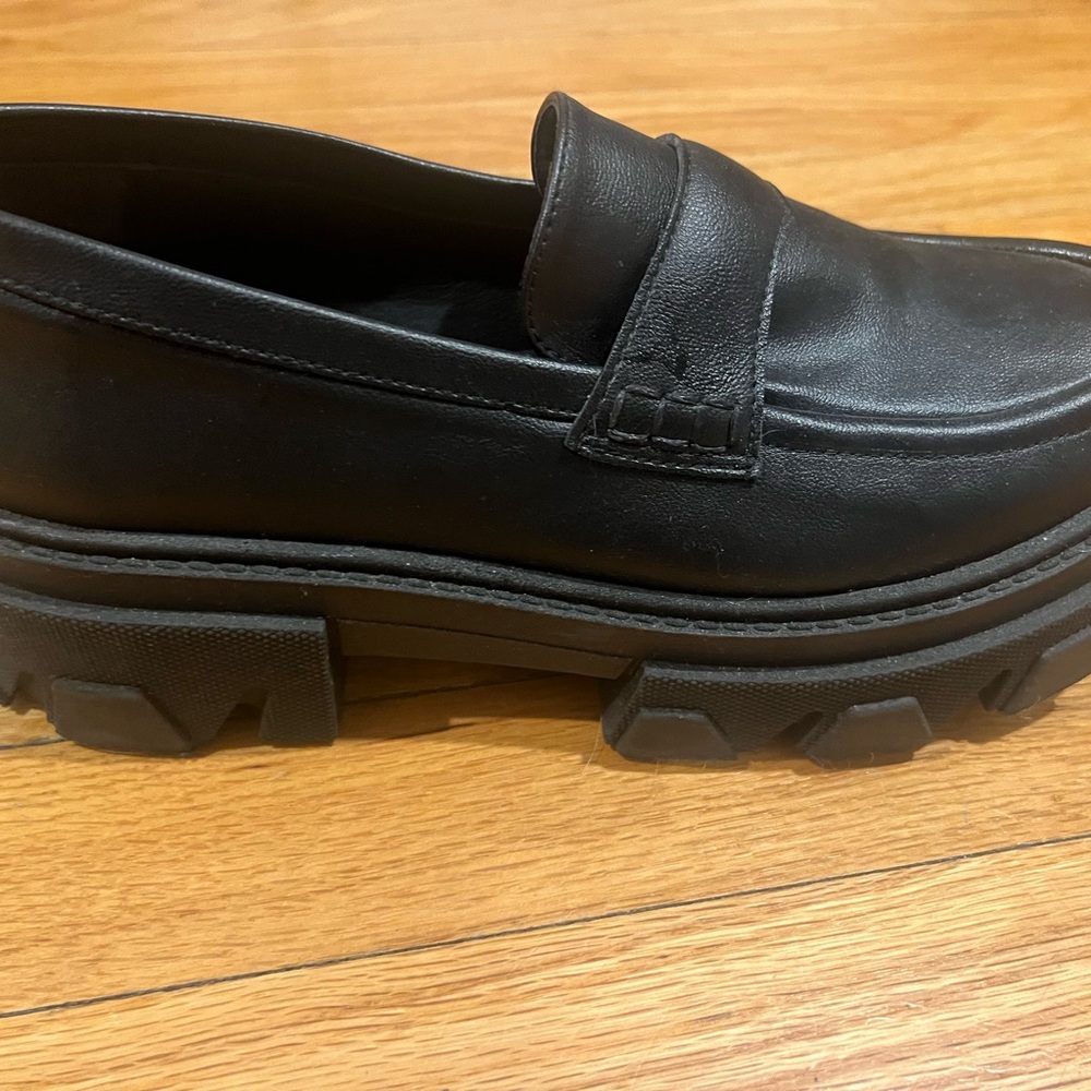 ALOHAS Women's Classic Black Loafers - Picture 5 of 6